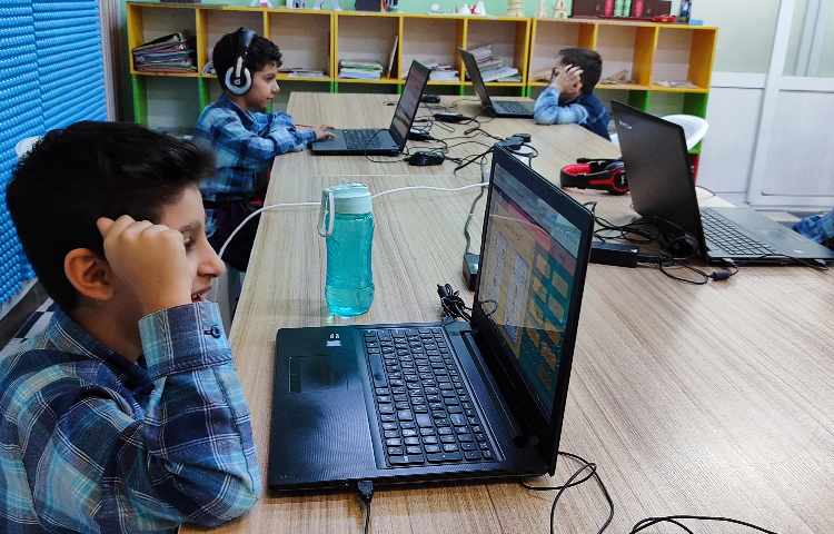 :یک روز پر از هیجان، عصرمانی پایه های اول، دوم، سوم 4