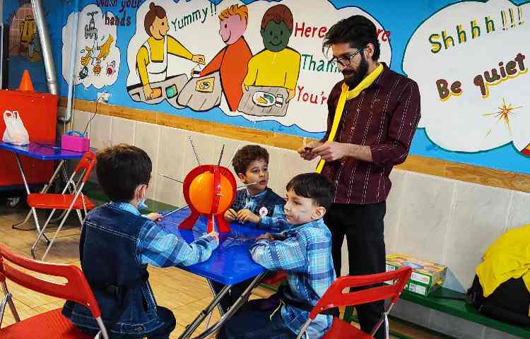 :یک روز پر از هیجان، عصرمانی پایه های اول، دوم، سوم 53