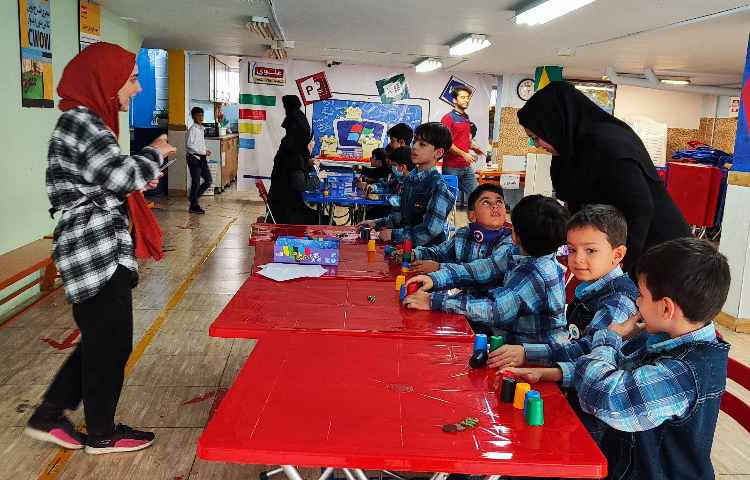 :یک روز پر از هیجان، عصرمانی پایه های اول، دوم، سوم 6