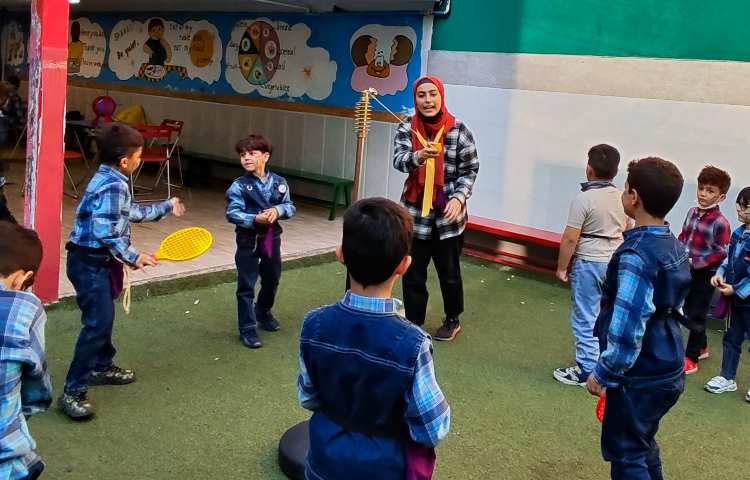 :یک روز پر از هیجان، عصرمانی پایه های اول، دوم، سوم 62