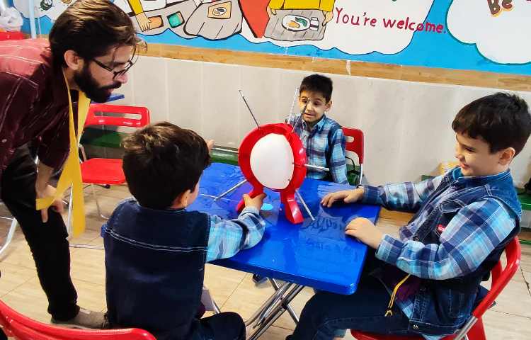 :یک روز پر از هیجان، عصرمانی پایه های اول، دوم، سوم 63