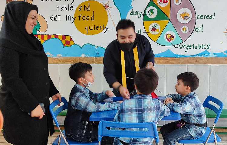 :یک روز پر از هیجان، عصرمانی پایه های اول، دوم، سوم 8