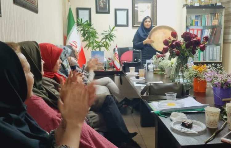 12اردیبهشت ماه روز بزرگداشت مقام معلم گرامی باد. 11