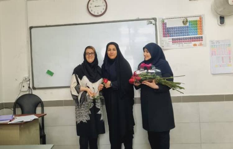 12اردیبهشت ماه روز بزرگداشت مقام معلم گرامی باد. 6