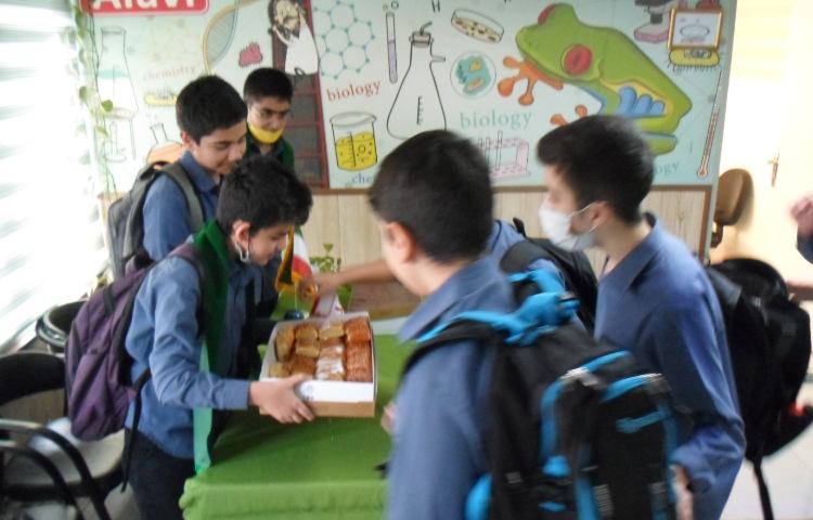 17 مهر (12 ربیع الاول) پذیرایی به مناسبت ولادت پیامبر اکرم (ص) 2