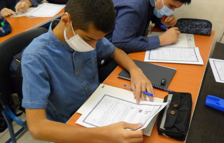 18 مهر آزمون همگام 2 (فیزیک) 1